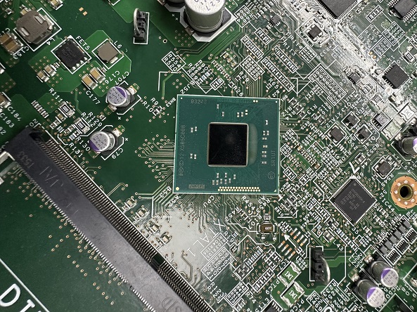 無風扇版工業電腦更換 CPU
